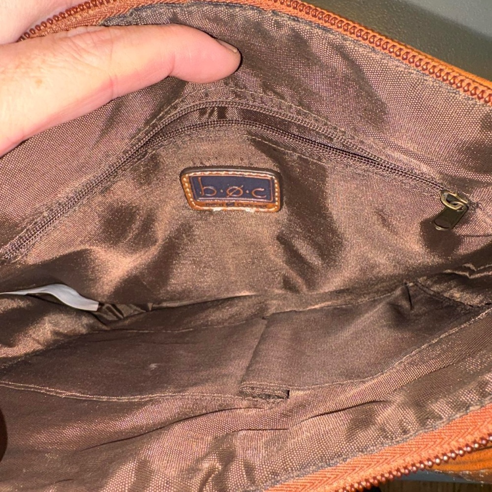 Elegant Brown Crossbody Bag - Picture 6 of 8